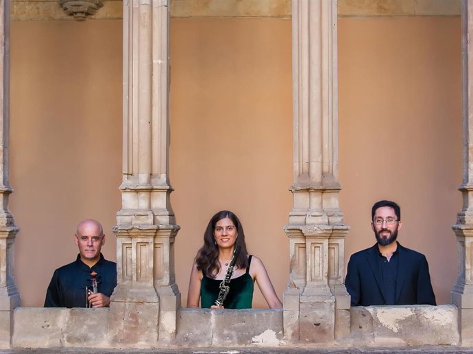 Archivo - Foto promocional de Trío Contrastes, que este fin de semana participa en el ciclo 'Salamanca Plazas y Patios'.