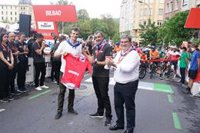 Bilbao se despide con gran presencia de aficionados de La Vuelta, que inicia en San Mamés la sexta etapa