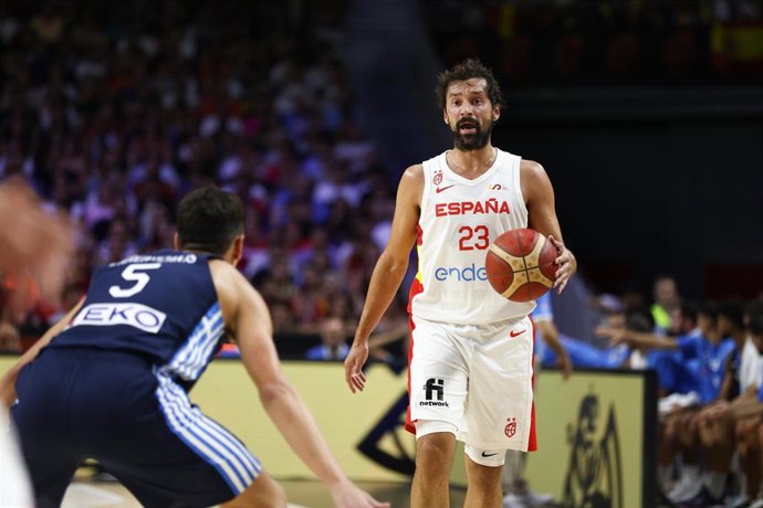 Sergio Llull durante un partido contra Grecia.
