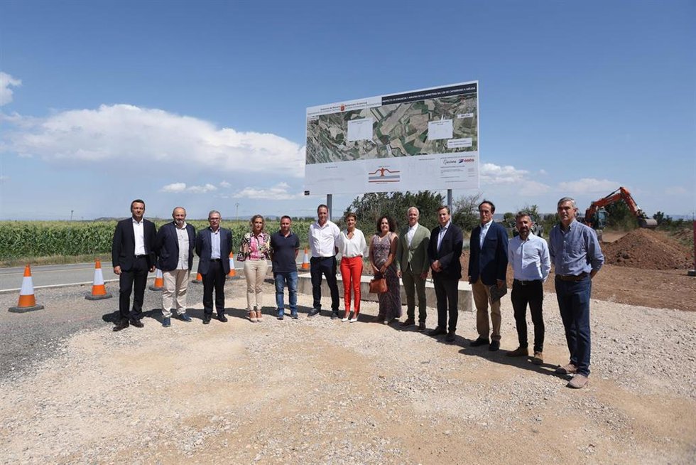 La presidenta de Navarra, María Chivite, asiste al inicio de las obras de la carretera que une Caparroso, Rada y Mélida.