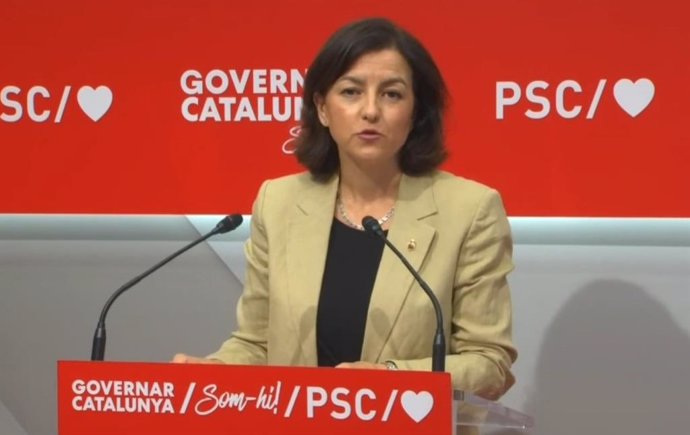 La presidenta del Senado, Eva Granados, en rueda de prensa en la sede del PSC