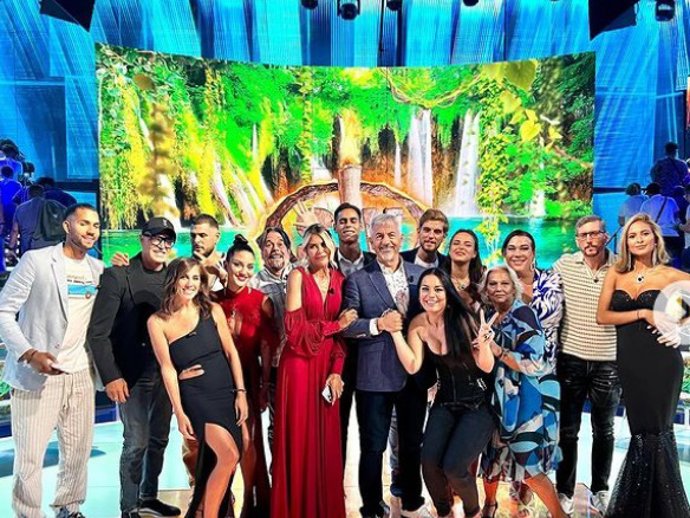 Los concursantes de 'Supervivientes' en el último debate de esta edición