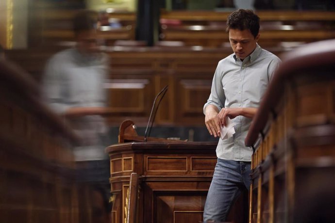 Archivo - El portavoz de Más País, Íñigo Errejón, en un pleno extraordinario en el Congreso de los Diputados, a 13 de julio de 2022, en Madrid (España).