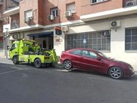 Detenido en Jaén tras ser acusado de llevarse el coche del depósito de la grúa sin pagar y agredir a dos agentes