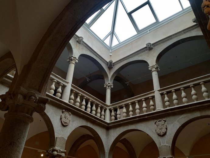 Archivo - Claustro del Centro de Estudios Internacionales Charo Cordero de Cáceres