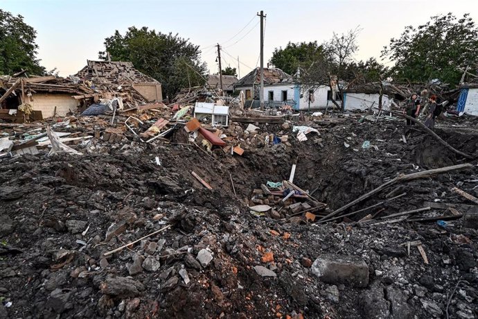 Destrozos causados por un ataque en Chapline, en la región de Dnipropetrovsk