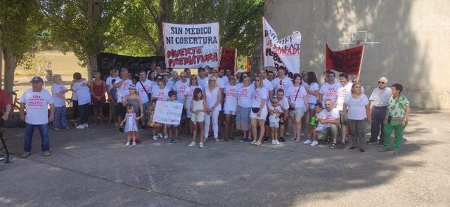 Protesta en Muriel de la Fuente (Soria) para pedir cobertura.