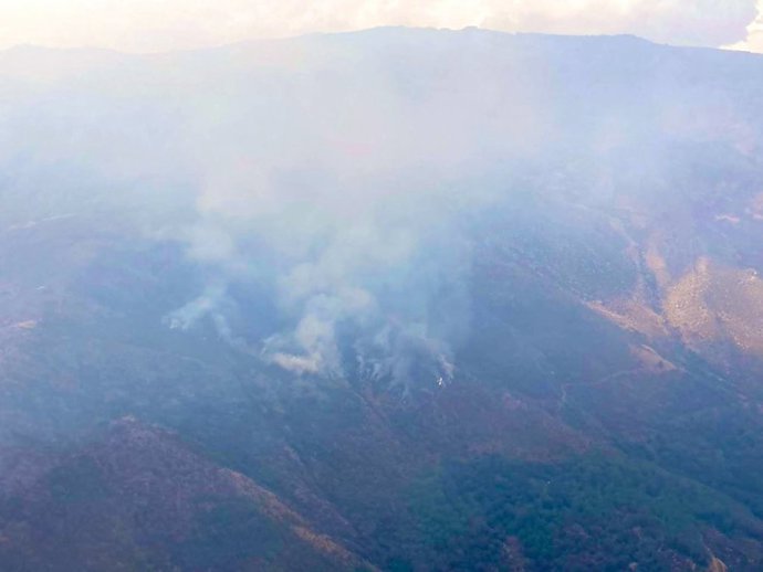 Humo del incendio de Tornavacas.