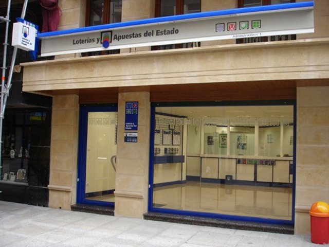 Archivo - Imagen de una administración de lotería