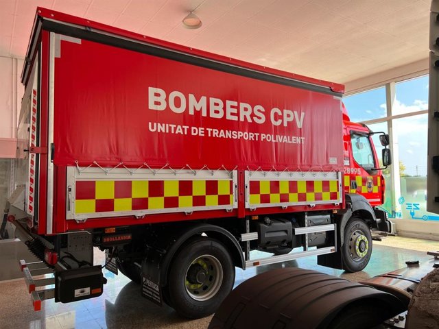 El parque de Alzira del Consorcio Provincial de Bomberos de Valencia ya cuenta con una nueva unidad de transporte polivalente
