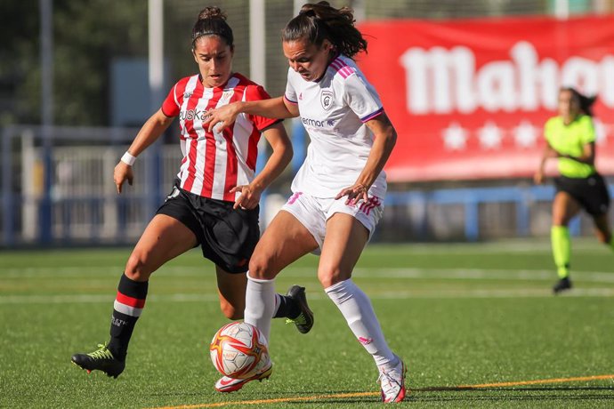 Archivo - Oihane Hernandez Zurbano of Athletic Club and Flor Bonsegundo of Madrid CFF in action during the spanish women league, Primera Iberdrola, football match played between Madrid CFF and Athletic Club at Antiguo Canodromo on Sep 05, 2021 in Madrid