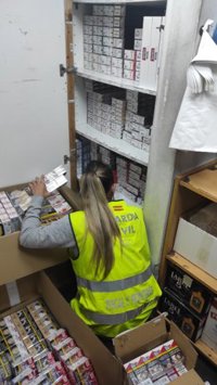 Inmovilizan tabaco valorado en 39.000 euros por su comercialización en un establecimiento no autorizado de Irun