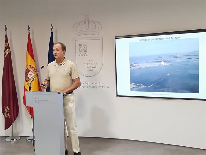 El portavoz del Comité de Asesoramiento Científico, Emilio María Dolores, en rueda de prensa