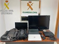 Detenidos en Conil (Cádiz) dos presuntos autores de robos con fuerza en el interior de varias viviendas