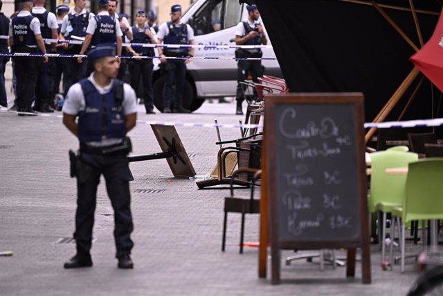 Despliegue de seguridad después de que una furgoneta arrollase una terraza en Bruselas
