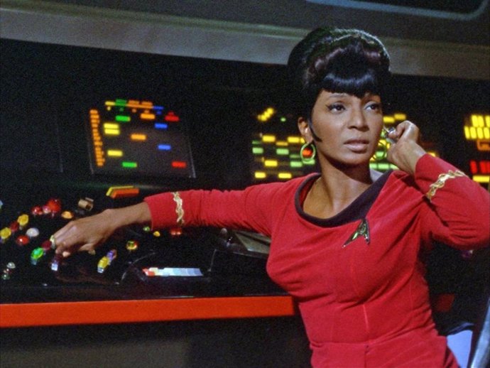 Nichelle Nichols es Uhura en Star Trek