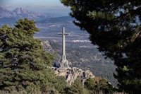 López ve "coacción" en la querella contra la alcaldesa de San Lorenzo que impide exhumaciones en el Valle de los Caídos