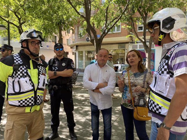El alcalde de Albacete, Emilio Sáez, visitan puntos de la ciudad afectados por el temporal