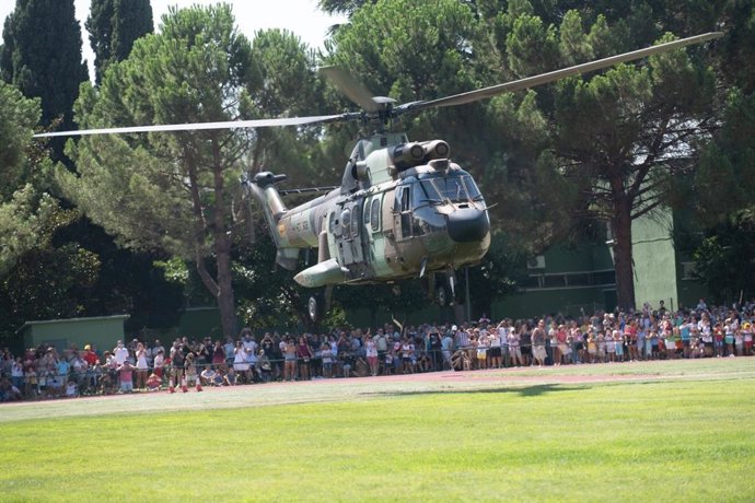 Más de 20.000 personas acuden a la exhibición de las Fuerzas Armadas, Policías y Protección Civil de Alcalá de Henares