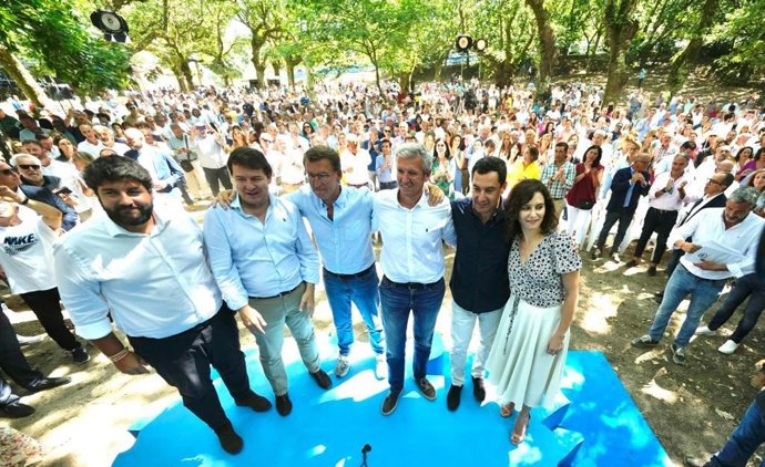 López Miras (i), Mañueco, Feijóo, Rueda, Moreno y Díaz Ayuso.