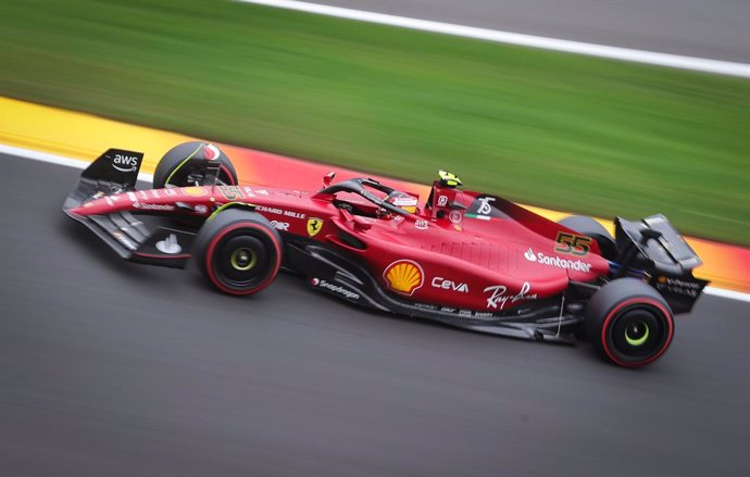 27 August 2022, Belgium, Spa: Spanish F1 driver driver Carlos Sainz of team Ferrari in action during the third practice session of the Grand Prix of Belgium Formula One race at the Circuit de Spa-Francorchamps. Photo: Virginie Lefour/BELGA/dpa