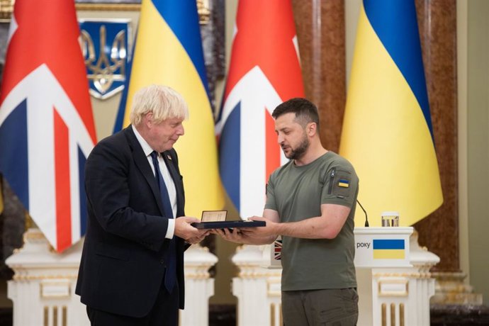 El primer ministro de Reino Unido, Boris Johnson, y el presidente ucraniano, Volodimir Zelenski en Kiev, Ucrania