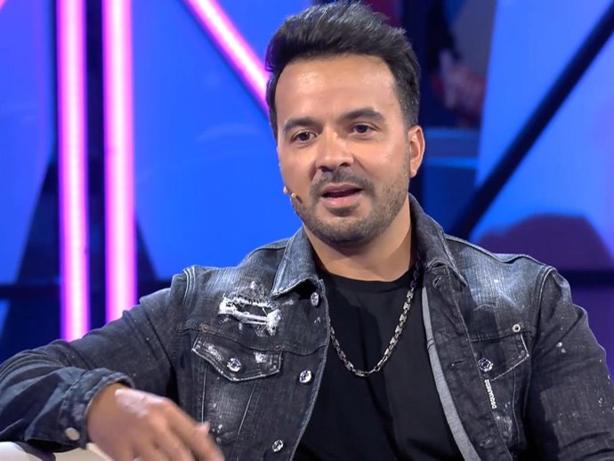 LUIS FONSI VISITA 'DÉJATE QUERER'