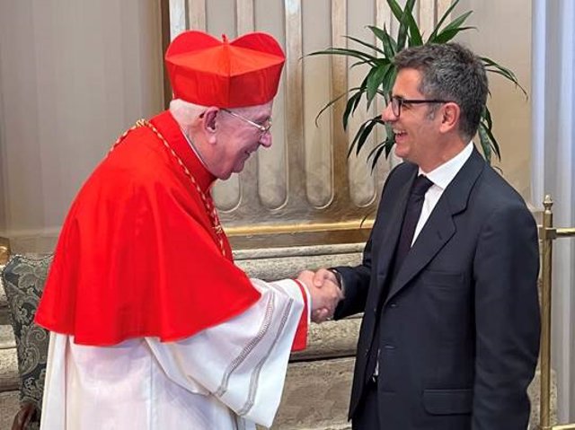 El ministro de la Presidencia, Félix Bolaños, asiste a la ordenación como cardenal de Fernando Vérgez, presidente de la Gobernación del Estado del Vaticano