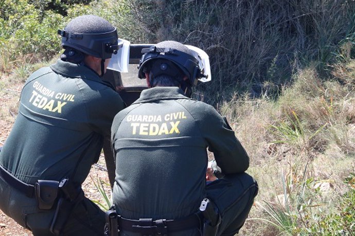 Guardia Civil destruye una granada de mortero en la costa de Mallorca