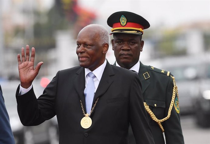 El expresidente de Angola José Eduardo Dos Santos (archivo).