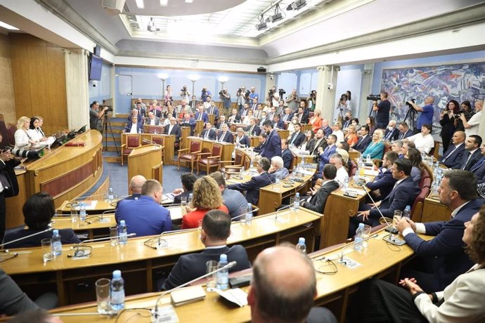 Sesión extraordinaria en la que el Parlamento vota la moción de censura del Gobierno de Dritan Abazovic, Montenegro.
