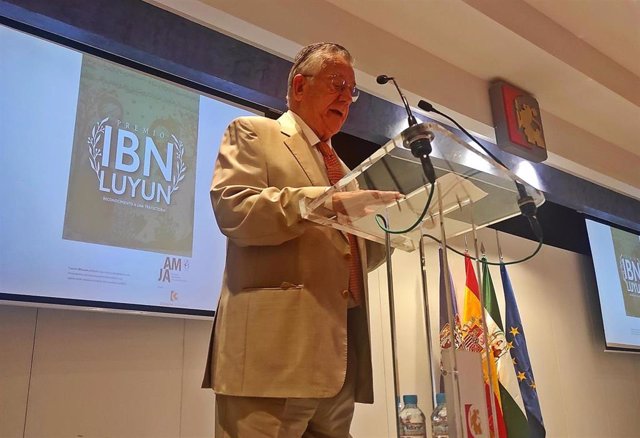 José Elías Bonells, en el acto de recogida del Premio Ibn Luyun de la Asociación Multisectorial de la Jardinería Andaluza (AMJA).