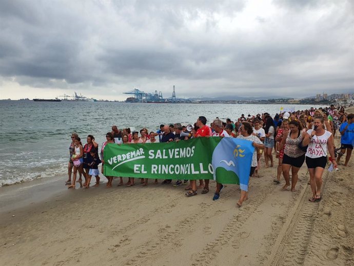 Manifestación de Salvemos Rinconcillo y Verdemar Ecologistas En Acción