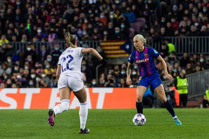 Archivo - Mapi Leon of FC Barcelona in action during the UEFA Women's Champions League Quarter Finals  match between FC Barcelona and Real Madrid CF at Camp Nou on March 30, 2022 in Barcelona, Spain.