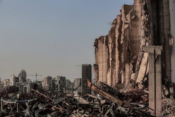 Archivo - Silos del puerto de Beirut 