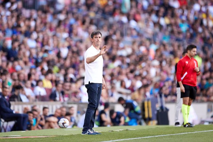 Jose Rojo Martin 'Pacheta' Head coach of Real Valladolid CF reacts during the La Liga Santander match between FC Barcelona and Real Valladolid CF at Spotify Camp Nou on August 28, 2022, in Barcelona, Spain.