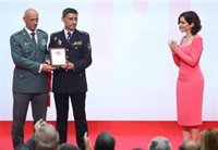 Ayuso entrega este lunes la Gran Cruz de la Orden del 2 de mayo a los agentes desplegados en Ceuta y Melilla