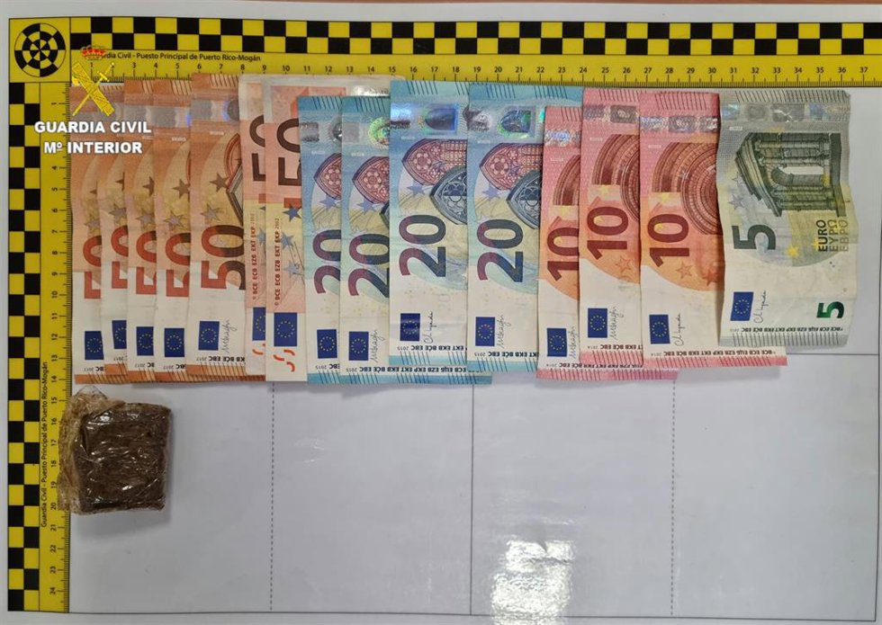 Dinero y hachís intervenidos en Mogán