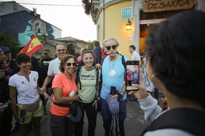 La ex portavoz de Vox en Andalucía Macarena Olona al inicio de su Camino de Santiago