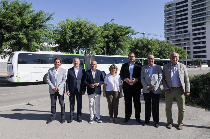 Presentació de l'augment de freqüncies de les línies d'autobús exprés.cat amb la directora general de Transports i Mobilitat de la Generalitat Merc Rius