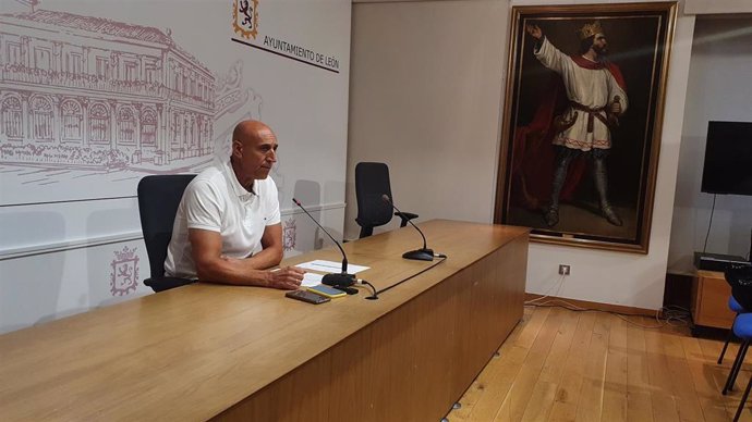 El alcalde de León, José Antonio Diez, durante la comparecencia de este lunes.