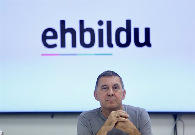 El coordinador genmeral de EH Bildu, Arnaldo Otegi, en rueda de prensa en San Sebastián