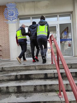 La Policía Nacional ha detenido a un taxista en Sevilla por exhibicionismo.