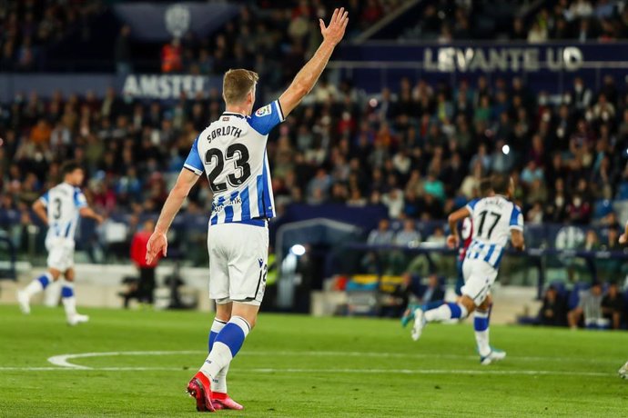 Archivo - El jugador de la Real Sociedad Alexander Sorloth 