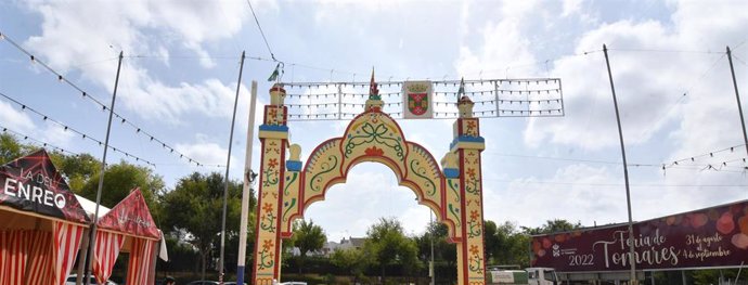 Foto de la portada de la feria de Tomares