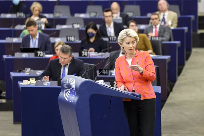 Archivo - HANDOUT - 06 July 2022, France, Strasbourg: Ursula von der Leyen, President of the European Commission, speaks during a plenary session to present the programme of activities of the Czech Presidency. Photo: Alexis Haulot/European Parliament/dp