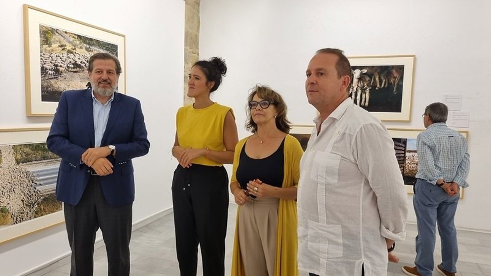 Inauguración de la muestra fotográfica "Trashumancia: Ir y venir entre vereas"