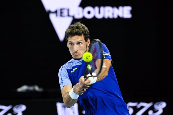 Archivo - Pablo Carreno Busta of Spain plays a shot during his 4th round match against Matteo Berrettini of Italy on Day 7 of the Australian Open at Melbourne Park in Melbourne, Sunday, January 23, 2022. (AAP Image/Dean Lewins) NO ARCHIVING, EDITORIAL U