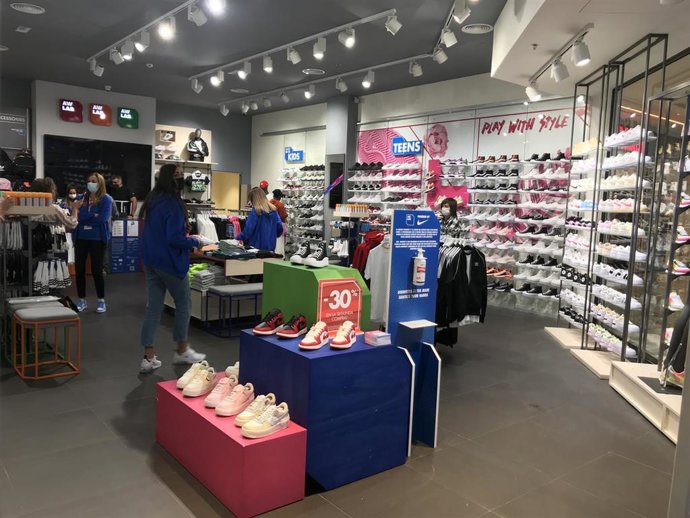 Archivo - Interior de una tienda.