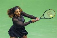 Serena Williams supera la primera ronda del US Open y aplaza su adiós